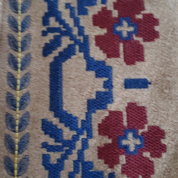 Shawl - Picture 2 of 4